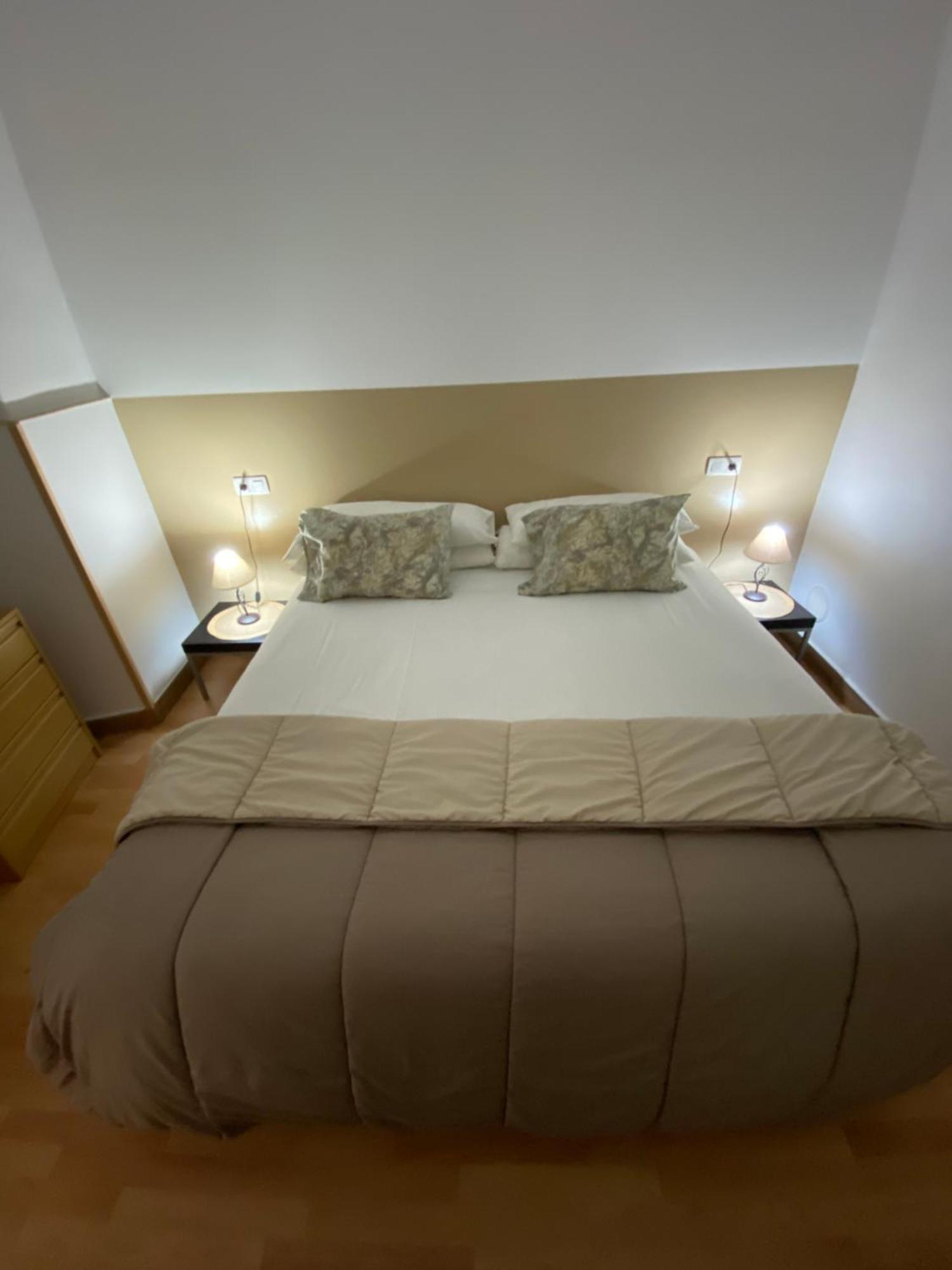 Apartamentos Caces Kültér fotó